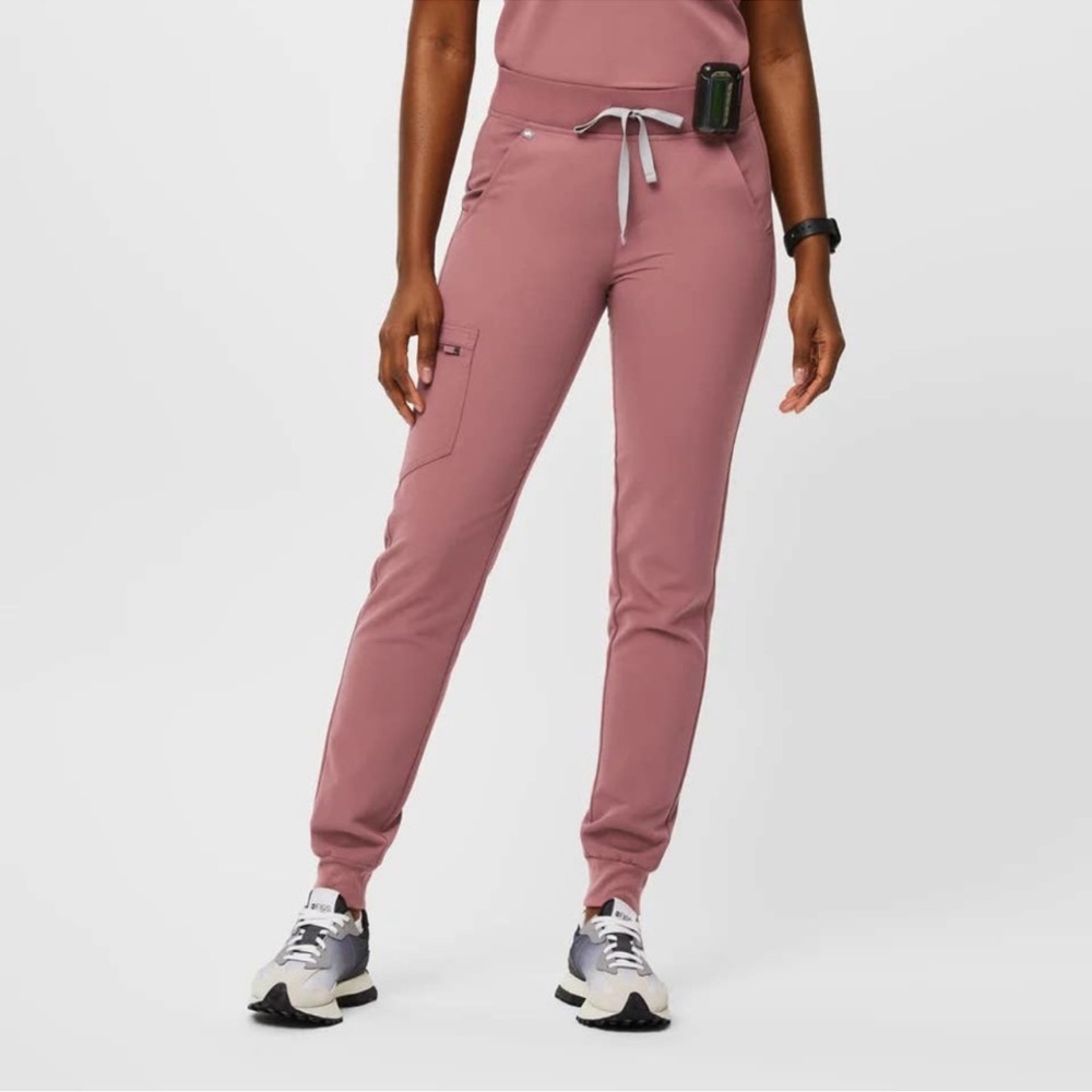 NWT FIGS Mauve Pink Zamora Jogger Scrub Pants medium